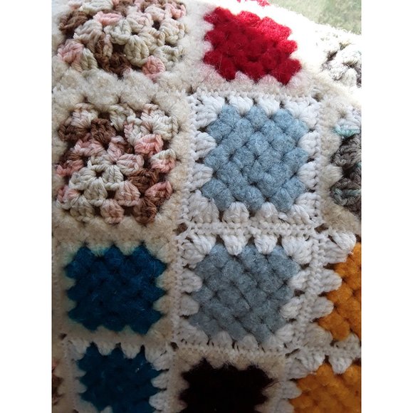 Vintage Hand-made Granny Square Throw - Picture 2 of 3